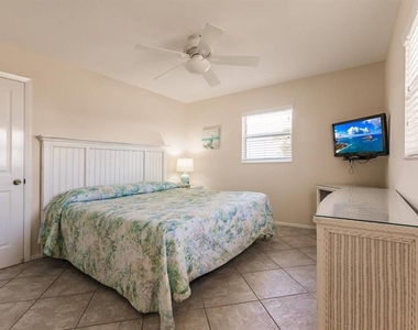 6020 Midnight Pass Road - Photo Thumbnail 5