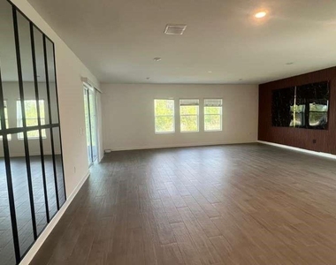 11701 Language Way - Photo Thumbnail 13