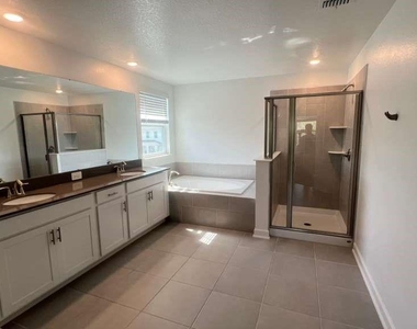 11701 Language Way - Photo Thumbnail 25