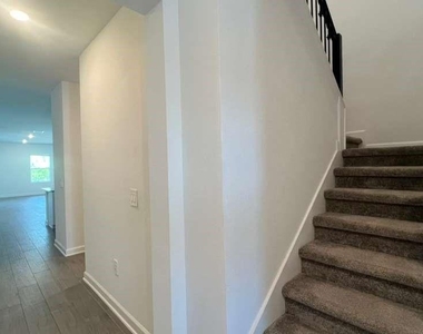 11701 Language Way - Photo Thumbnail 18