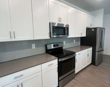 11701 Language Way - Photo Thumbnail 5