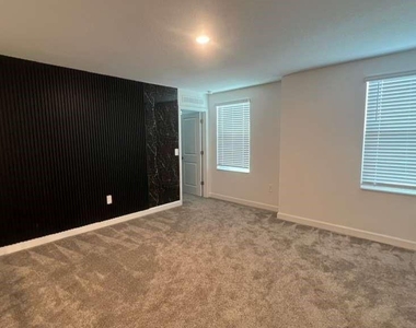 11701 Language Way - Photo Thumbnail 22