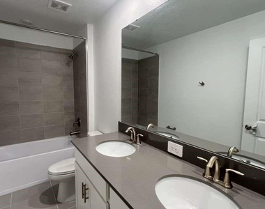 11701 Language Way - Photo Thumbnail 26