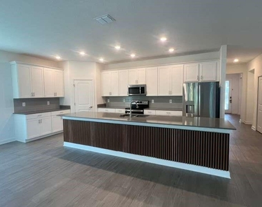 11701 Language Way - Photo Thumbnail 4