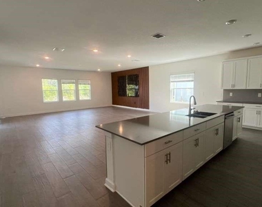11701 Language Way - Photo Thumbnail 9