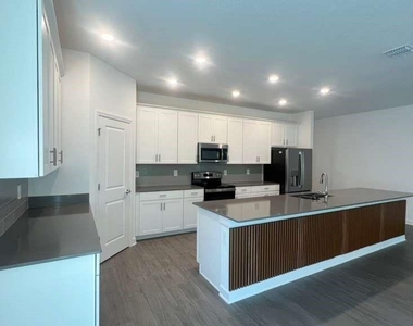 11701 Language Way - Photo Thumbnail 12