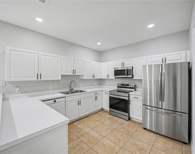 3158 Sun Lake Court - Photo Thumbnail 2