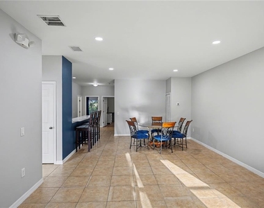 3158 Sun Lake Court - Photo Thumbnail 8