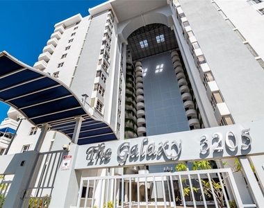 3205 Isla Verde Ave - Photo Thumbnail 2