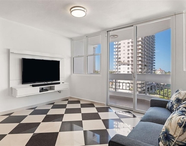 3205 Isla Verde Ave - Photo Thumbnail 7