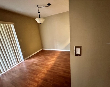 2735 Sw 35th Place - Photo Thumbnail 1