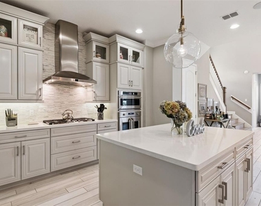 7556 John Hancock Drive - Photo Thumbnail 20