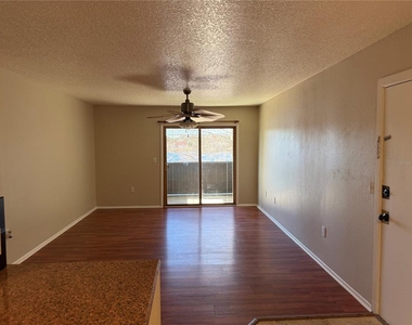 914 Lake Destiny Road - Photo Thumbnail 17