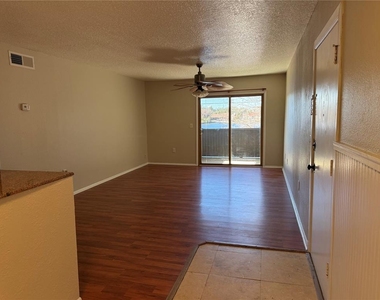 914 Lake Destiny Road - Photo Thumbnail 12