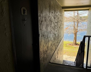 914 Lake Destiny Road - Photo Thumbnail 7