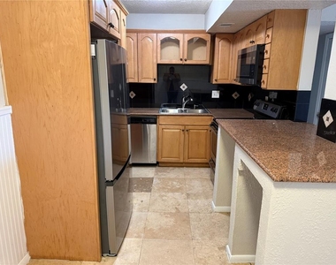 914 Lake Destiny Road - Photo Thumbnail 9