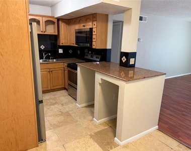 914 Lake Destiny Road - Photo Thumbnail 10