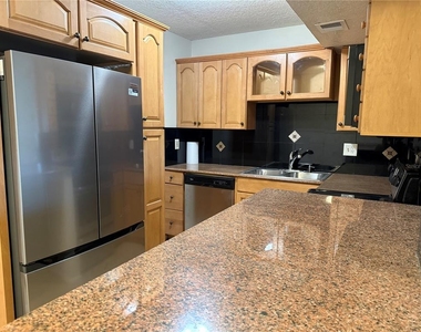 914 Lake Destiny Road - Photo Thumbnail 8