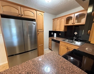 914 Lake Destiny Road - Photo Thumbnail 13