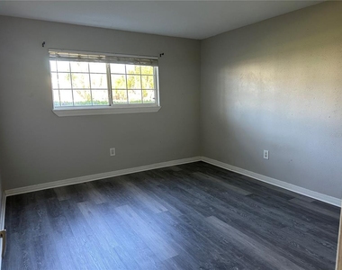 1695 Lee Road Road - Photo Thumbnail 9
