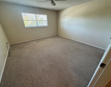 245 Center Road - Photo Thumbnail 5