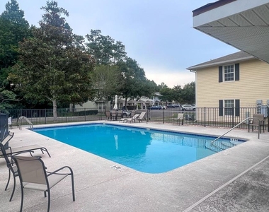 2972 Sw 35th Place - Photo Thumbnail 1