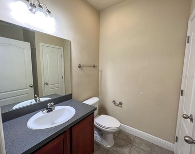 2972 Sw 35th Place - Photo Thumbnail 10