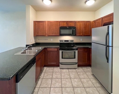 2972 Sw 35th Place - Photo Thumbnail 8