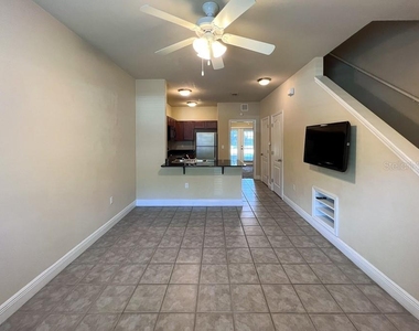 2972 Sw 35th Place - Photo Thumbnail 3