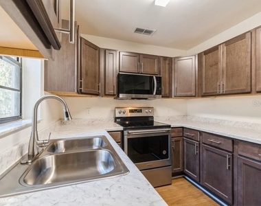 2522 Nw 4th Terrace - Photo Thumbnail 4
