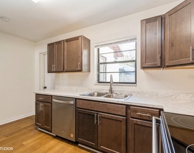 2522 Nw 4th Terrace - Photo Thumbnail 6