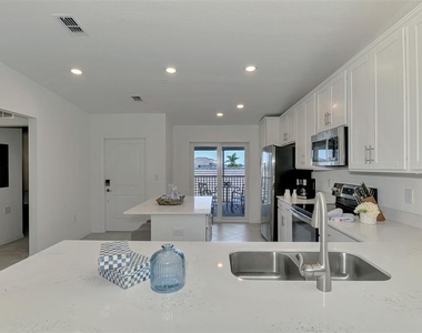 12470 Wellen Golf Street - Photo Thumbnail 6