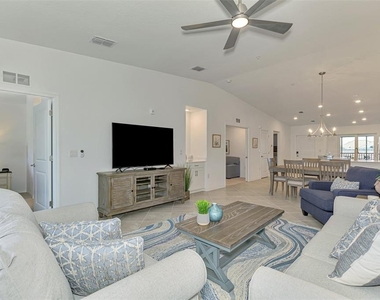 12470 Wellen Golf Street - Photo Thumbnail 18