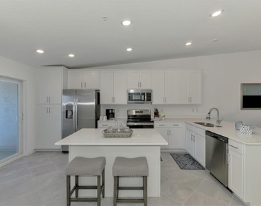 12470 Wellen Golf Street - Photo Thumbnail 8