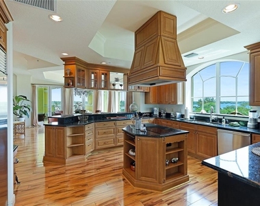 1308 Old Stickney Point Road - Photo Thumbnail 4