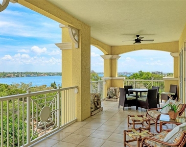 1308 Old Stickney Point Road - Photo Thumbnail 8