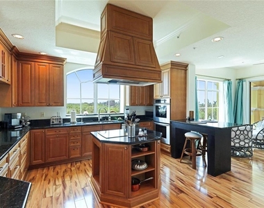 1308 Old Stickney Point Road - Photo Thumbnail 6