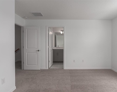 11787 Glenside Terrace - Photo Thumbnail 13