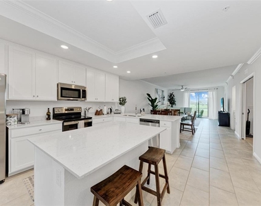 5685 Palmer Circle - Photo Thumbnail 6