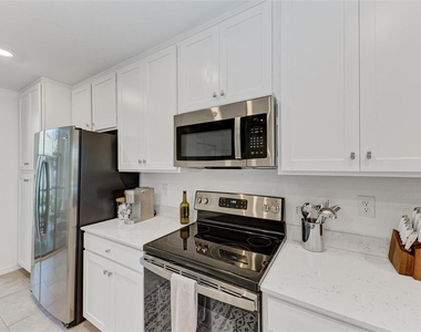 5685 Palmer Circle - Photo Thumbnail 11