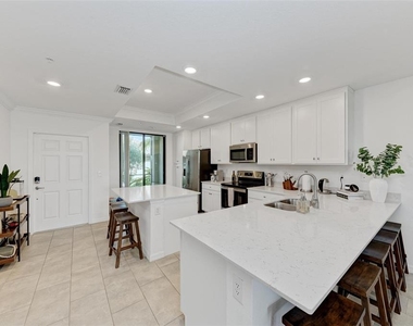 5685 Palmer Circle - Photo Thumbnail 8