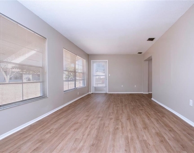 802 Buttonwood Drive - Photo Thumbnail 12