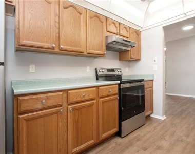 802 Buttonwood Drive - Photo Thumbnail 18