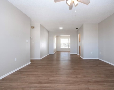 802 Buttonwood Drive - Photo Thumbnail 9