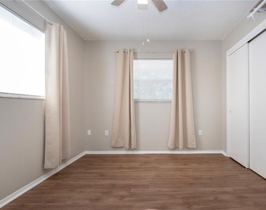 802 Buttonwood Drive - Photo Thumbnail 23
