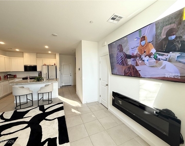 206 Freeport View Place - Photo Thumbnail 4