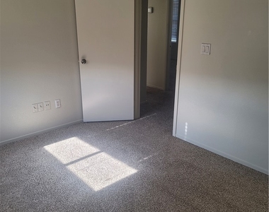 1432 Evening Song Avenue - Photo Thumbnail 26