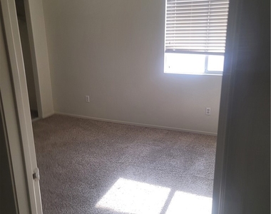 1432 Evening Song Avenue - Photo Thumbnail 22