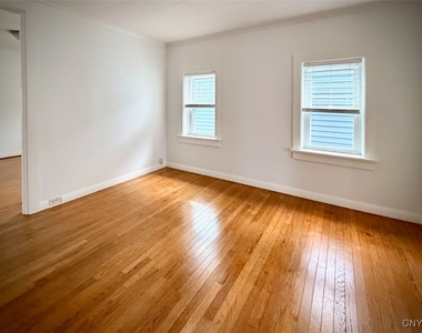 88 E 5th Street - Photo Thumbnail 2