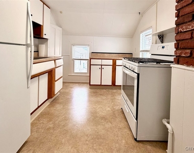 88 E 5th Street - Photo Thumbnail 3